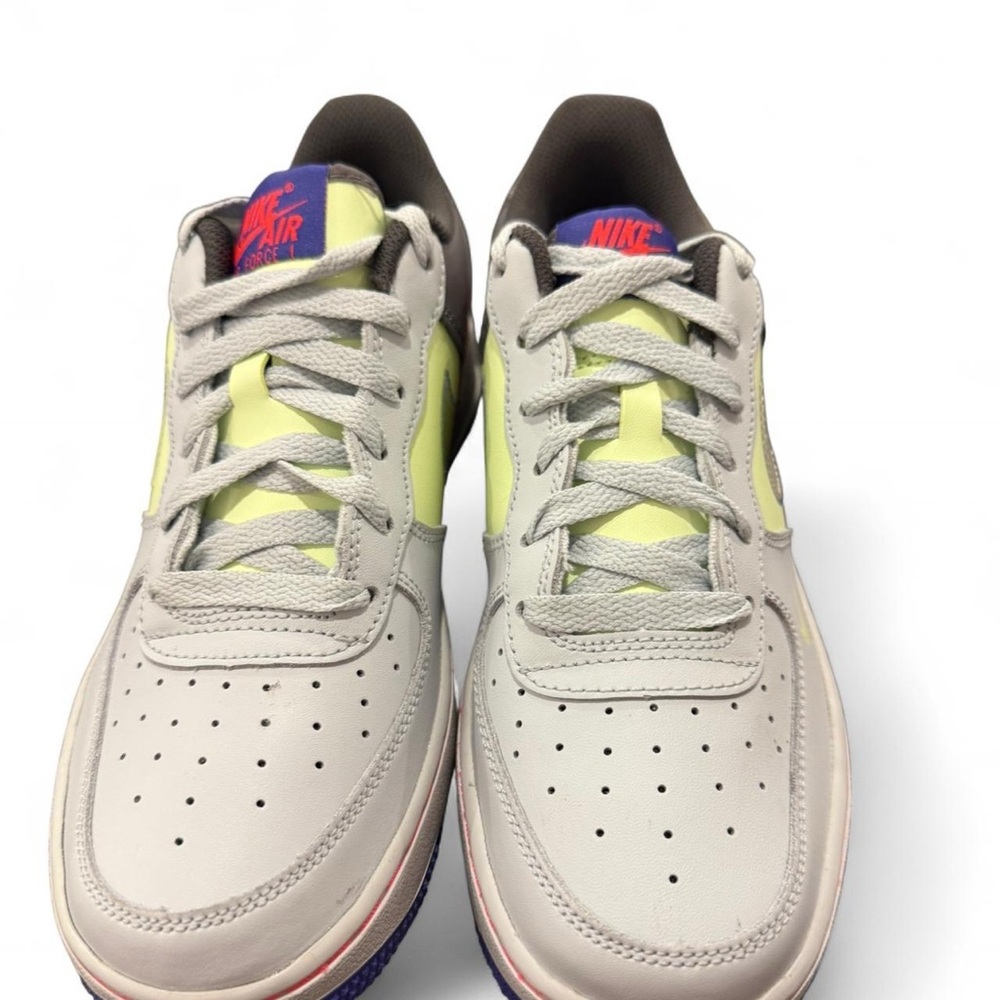 Nike Air Force 1 LV8 (GS) - Picture 9 of 11